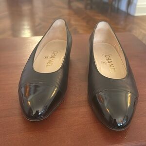 Vintage Chanel Flats with patent leather toe